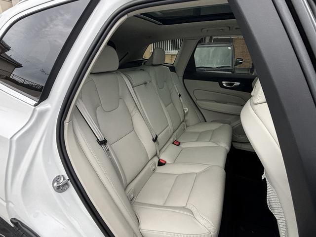 ＸＣ６０ アルティメット　Ｂ５　ＡＷＤ　ハーマンカードン　ドライブレコーダー　ＦＲシートヒーター　パノラマルーフ　白革シート　ヘッドアップディスプレイ　全周囲モニター　エアーシート　ＥＴＣ　パワーバックドア（20枚目）