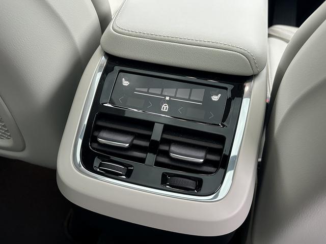 ＸＣ６０ アルティメット　Ｂ５　ＡＷＤ　ハーマンカードン　ドライブレコーダー　ＦＲシートヒーター　パノラマルーフ　白革シート　ヘッドアップディスプレイ　全周囲モニター　エアーシート　ＥＴＣ　パワーバックドア（25枚目）