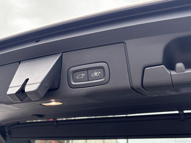 ＸＣ６０ アルティメット　Ｂ５　ＡＷＤ　ハーマンカードン　ドライブレコーダー　ＦＲシートヒーター　パノラマルーフ　白革シート　ヘッドアップディスプレイ　全周囲モニター　エアーシート　ＥＴＣ　パワーバックドア（26枚目）