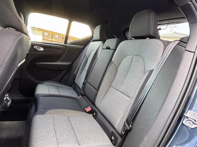 ＸＣ４０ Ｂ４　ＡＷＤ　モメンタム　メーカー純正ナビ　アイスホワイトＰＫＧ　パワーシートＰＫＧ　バーサティリィＰＫＧ　クライメートＰＫＧ　ハンズフリーパワーバックドア　全周囲モニター　ＥＴＣ　フルセグＴＶ（35枚目）