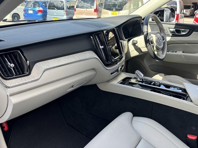 XC60 B5 AWD インスクリプション Google搭載純正ナビ ヘッドアップディスプレイ ハーマンカードン 前後シートヒーター シートエアコン パワーバックドア 白革シート(18枚目)