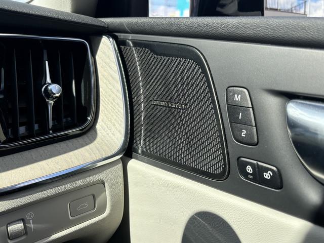 XC60 B5 AWD インスクリプション Google搭載純正ナビ ヘッドアップディスプレイ ハーマンカードン 前後シートヒーター シートエアコン パワーバックドア 白革シート(30枚目)