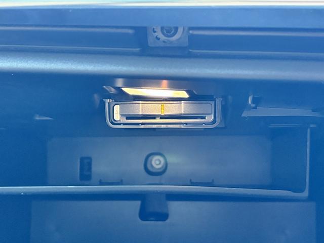 Ｓ９０ Ｔ６　ＡＷＤ　インスクリプション　ユーザー買取車両　メーカーナビ　Ｂｏｗｅｒｓ＆Ｗｉｌｋｉｎｓ　全周囲モニター　ヘッドアップディスプレイ　ブラインドスポット　衝突軽減システム　レーンキープ　パークアシスト　エアーシート　シートヒーター（28枚目）