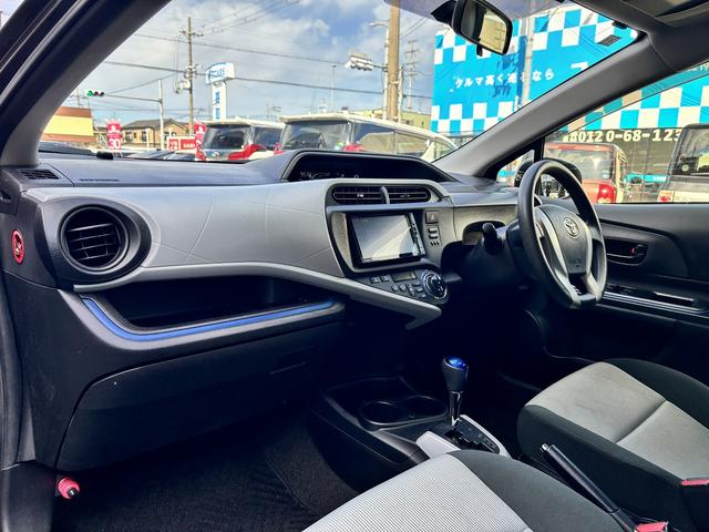 アクア Ｓ　ユーザー買取　社外フルセグナビ（ＣＮ－Ｒ３００ＷＤ）　バックモニター　ＥＴＣ　プッシュスタート　スマートキー（29枚目）