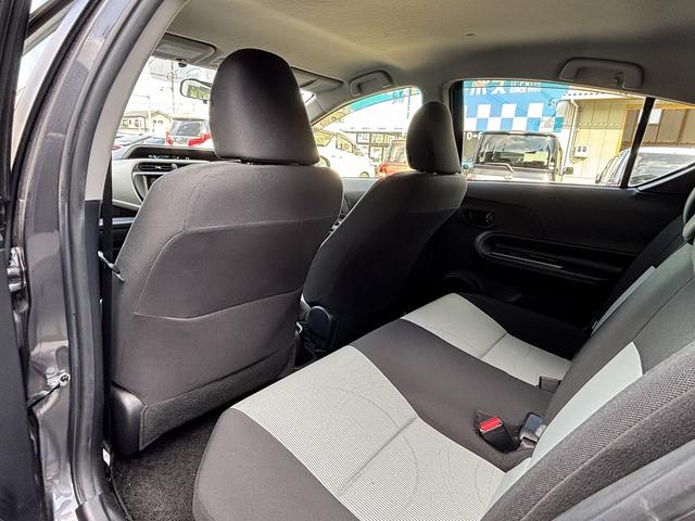 アクア Ｓ　ユーザー買取　社外フルセグナビ（ＣＮ－Ｒ３００ＷＤ）　バックモニター　ＥＴＣ　プッシュスタート　スマートキー（31枚目）