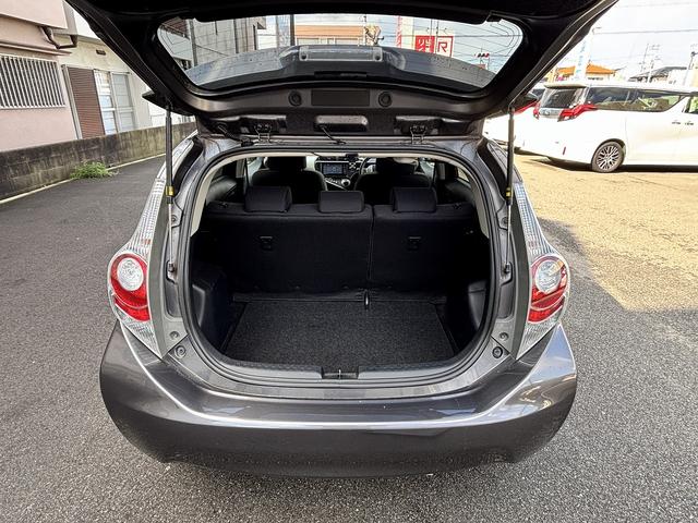 アクア Ｓ　ユーザー買取　社外フルセグナビ（ＣＮ－Ｒ３００ＷＤ）　バックモニター　ＥＴＣ　プッシュスタート　スマートキー（41枚目）