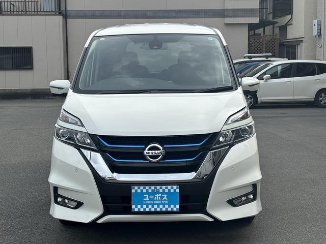 セレナ ｅ－パワー　ハイウェイスターＶ　１０インチディーラー純正ナビ　全周囲モニター　バックカメラ　両側パワースライドドア　フルセグＴＶ　クルコン　ステアリングヒーター　ドラレコ　シートヒーター　エマブレ（11枚目）