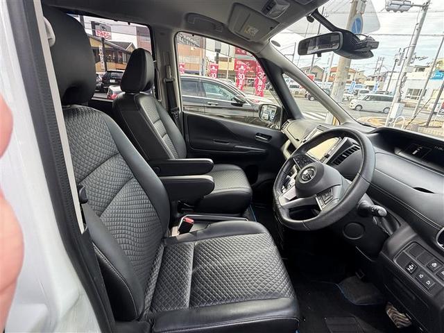 セレナ ｅ－パワー　ハイウェイスターＶ　１０インチディーラー純正ナビ　全周囲モニター　バックカメラ　両側パワースライドドア　フルセグＴＶ　クルコン　ステアリングヒーター　ドラレコ　シートヒーター　エマブレ（15枚目）