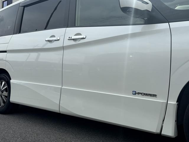 セレナ ｅ－パワー　ハイウェイスターＶ　１０インチディーラー純正ナビ　全周囲モニター　バックカメラ　両側パワースライドドア　フルセグＴＶ　クルコン　ステアリングヒーター　ドラレコ　シートヒーター　エマブレ（32枚目）