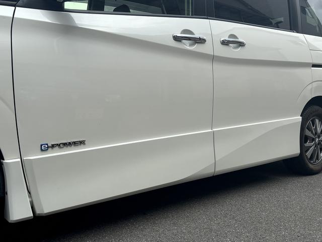 セレナ ｅ－パワー　ハイウェイスターＶ　１０インチディーラー純正ナビ　全周囲モニター　バックカメラ　両側パワースライドドア　フルセグＴＶ　クルコン　ステアリングヒーター　ドラレコ　シートヒーター　エマブレ（33枚目）