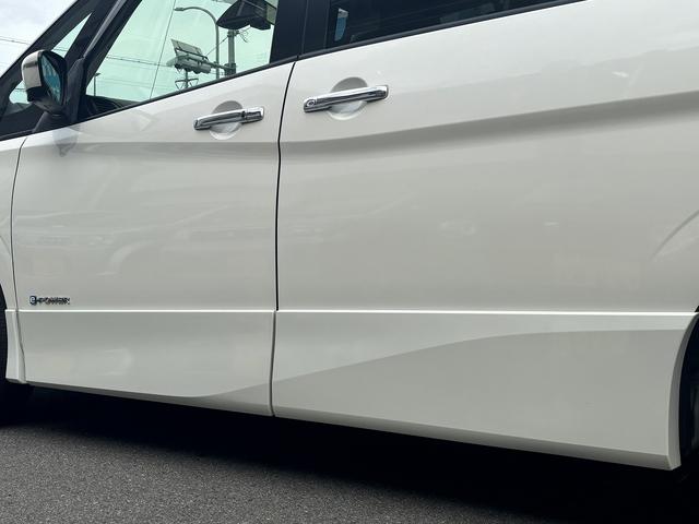 セレナ ｅ－パワー　ハイウェイスターＶ　１０インチディーラー純正ナビ　全周囲モニター　バックカメラ　両側パワースライドドア　フルセグＴＶ　クルコン　ステアリングヒーター　ドラレコ　シートヒーター　エマブレ（34枚目）