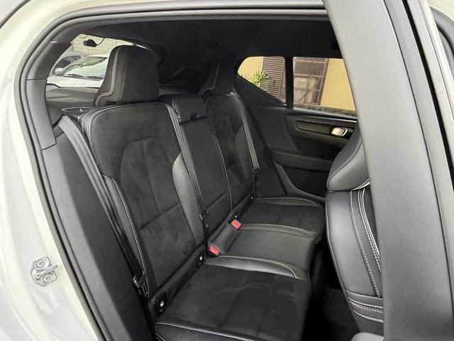 ＸＣ４０ Ｂ４　ＡＷＤ　Ｒデザイン　全周囲モニター　ハーマンカードン　ドライブレコーダー　ハンズフリーパワーバックドア　フルセグＴＶ　１９インチＡＷ　コンビシート（21枚目）