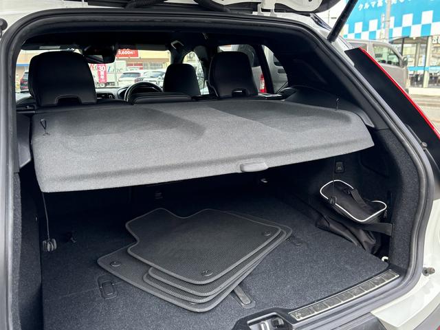 ＸＣ４０ Ｂ４　ＡＷＤ　Ｒデザイン　全周囲モニター　ハーマンカードン　ドライブレコーダー　ハンズフリーパワーバックドア　フルセグＴＶ　１９インチＡＷ　コンビシート（23枚目）