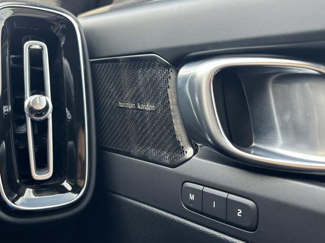 ＸＣ４０ Ｂ４　ＡＷＤ　Ｒデザイン　全周囲モニター　ハーマンカードン　ドライブレコーダー　ハンズフリーパワーバックドア　フルセグＴＶ　１９インチＡＷ　コンビシート（33枚目）