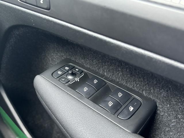 ＸＣ４０ Ｂ４　ＡＷＤ　Ｒデザイン　全周囲モニター　ハーマンカードン　ドライブレコーダー　ハンズフリーパワーバックドア　フルセグＴＶ　１９インチＡＷ　コンビシート（38枚目）