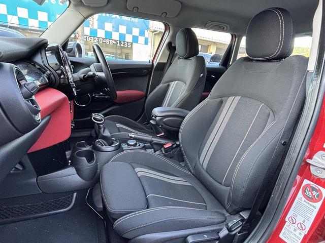 ＭＩＮＩ クーパーＳ　ユーザー買取　禁煙車　パワステ　パワーウィンドウ　ＡＢＳ　純正アルミホイール　純正ナビゲーション　キーレスエントリー　エアバック（17枚目）