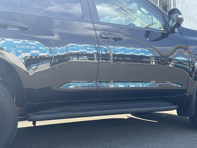 ランドクルーザープラド TX Lパッケージ マットブラックエディション 禁煙車 セーフティセンス ブラックルーフレール バックカメラ サイドカメラ エアーシート シートヒーター ETC 黒革シート 純正ナビ(17枚目)