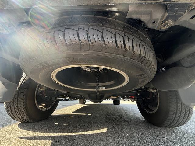 ランドクルーザープラド TX Lパッケージ マットブラックエディション 禁煙車 セーフティセンス ブラックルーフレール バックカメラ サイドカメラ エアーシート シートヒーター ETC 黒革シート 純正ナビ(24枚目)