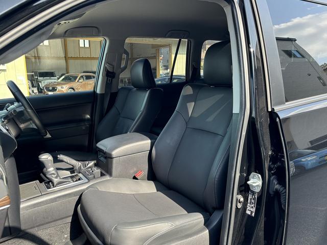 ランドクルーザープラド TX Lパッケージ マットブラックエディション 禁煙車 セーフティセンス ブラックルーフレール バックカメラ サイドカメラ エアーシート シートヒーター ETC 黒革シート 純正ナビ(28枚目)