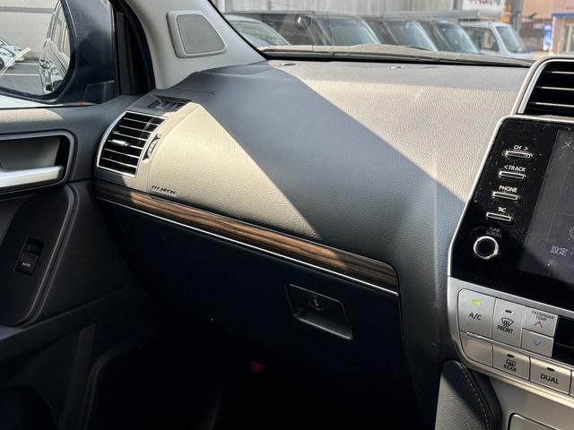 ランドクルーザープラド TX Lパッケージ マットブラックエディション 禁煙車 セーフティセンス ブラックルーフレール バックカメラ サイドカメラ エアーシート シートヒーター ETC 黒革シート 純正ナビ(45枚目)