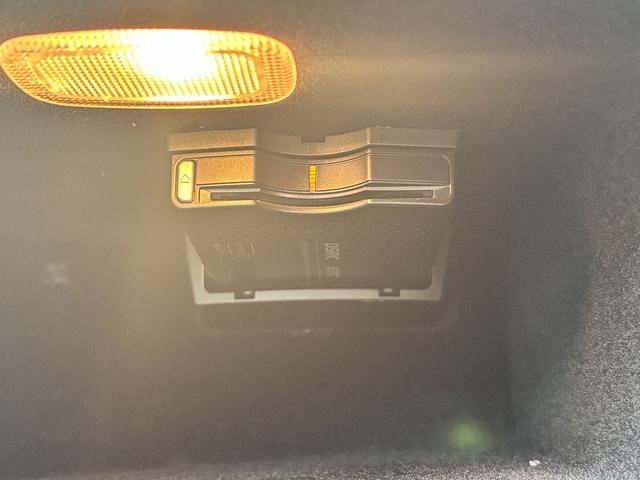 Cクラスステーションワゴン C180ブルーエフィシェンシーワゴンアバンG メーカー純正ナビ クルーズコントロール バックカメラ ETC フルセグ HIDヘッドランプ 黒革シート シートヒーター 純正17インチAW(30枚目)