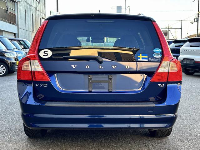 V70 オーシャンレースエディション サンルーフ コーナーセンサー BLIS ドライブレコーダー メーカー純正ナビ バックカメラ パワーバックドア スマートキー ETC レーンキーピング(18枚目)