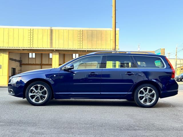 V70 オーシャンレースエディション サンルーフ コーナーセンサー BLIS ドライブレコーダー メーカー純正ナビ バックカメラ パワーバックドア スマートキー ETC レーンキーピング(19枚目)