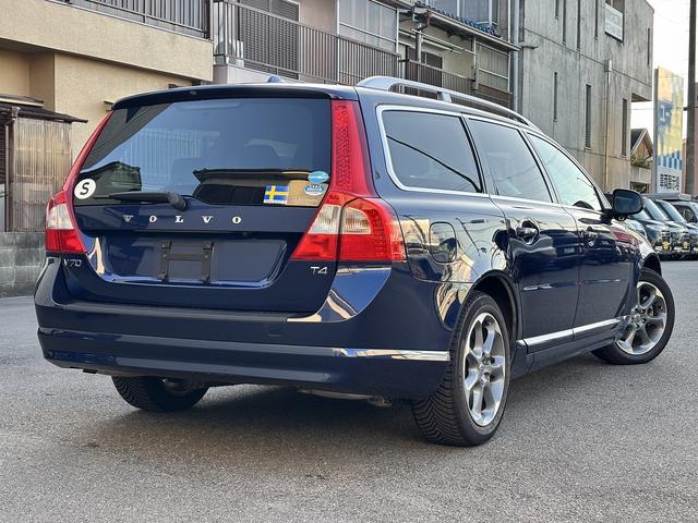 V70 オーシャンレースエディション サンルーフ コーナーセンサー BLIS ドライブレコーダー メーカー純正ナビ バックカメラ パワーバックドア スマートキー ETC レーンキーピング(25枚目)