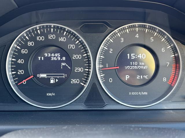 V70 オーシャンレースエディション サンルーフ コーナーセンサー BLIS ドライブレコーダー メーカー純正ナビ バックカメラ パワーバックドア スマートキー ETC レーンキーピング(26枚目)