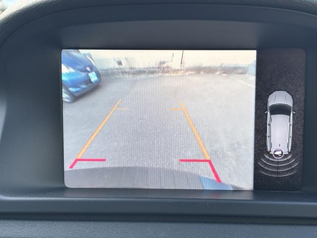 V70 オーシャンレースエディション サンルーフ コーナーセンサー BLIS ドライブレコーダー メーカー純正ナビ バックカメラ パワーバックドア スマートキー ETC レーンキーピング(30枚目)