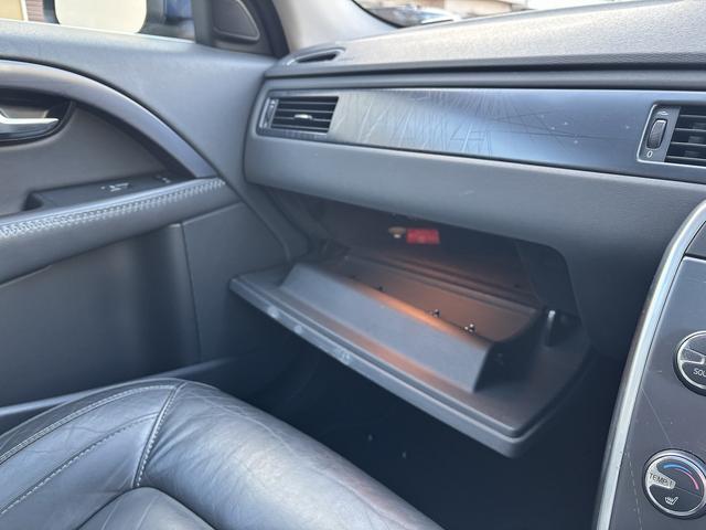 V70 オーシャンレースエディション サンルーフ コーナーセンサー BLIS ドライブレコーダー メーカー純正ナビ バックカメラ パワーバックドア スマートキー ETC レーンキーピング(38枚目)