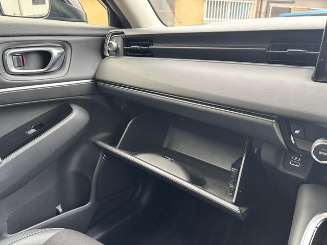 ヴェゼル e:HEV Z ホンダセンシング ステアリングヒーター ワイヤレス充電 純正ナビ バックカメラ シートヒーター パワーバックドア ETC フルセグ(33枚目)