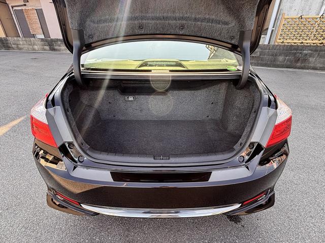 アコードハイブリッド ＬＸ　ユーザー買取　フルセグインターナビ　バックモニター　クルーズコントロール　Ｆ席パワーシート　スマートキー　ＥＴＣ　プッシュスタート（39枚目）