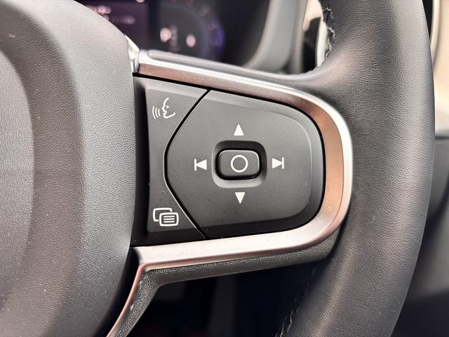 ＸＣ６０ プラス　Ｂ５　Ｇｏｏｇｌｅマップ　全周囲モニター　全席シートヒーター　置くだけ充電　衝突軽減システム　車線逸脱警報　ブラインドスポット　レーダークルーズ　ＥＴＣ（28枚目）