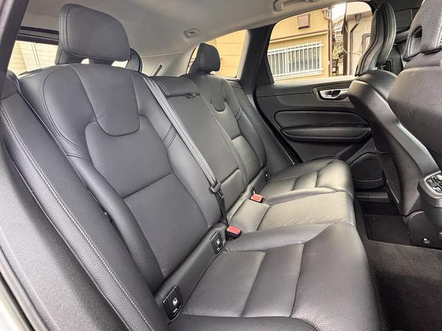 ＸＣ６０ プラス　Ｂ５　Ｇｏｏｇｌｅマップ　全周囲モニター　全席シートヒーター　置くだけ充電　衝突軽減システム　車線逸脱警報　ブラインドスポット　レーダークルーズ　ＥＴＣ（29枚目）