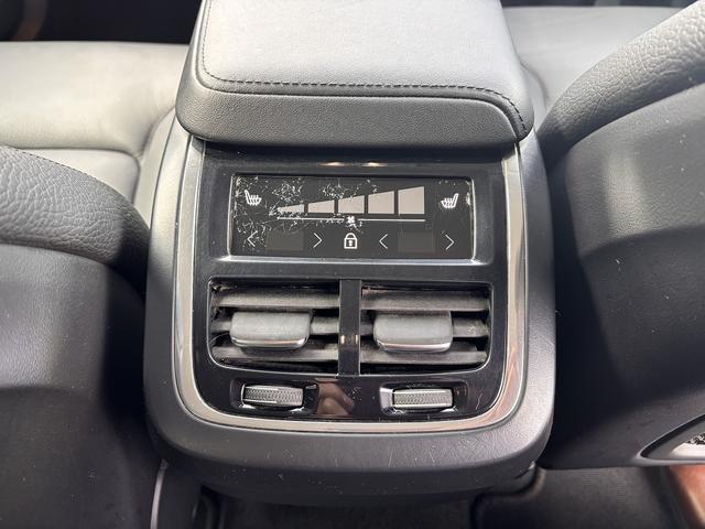 ＸＣ６０ プラス　Ｂ５　Ｇｏｏｇｌｅマップ　全周囲モニター　全席シートヒーター　置くだけ充電　衝突軽減システム　車線逸脱警報　ブラインドスポット　レーダークルーズ　ＥＴＣ（31枚目）