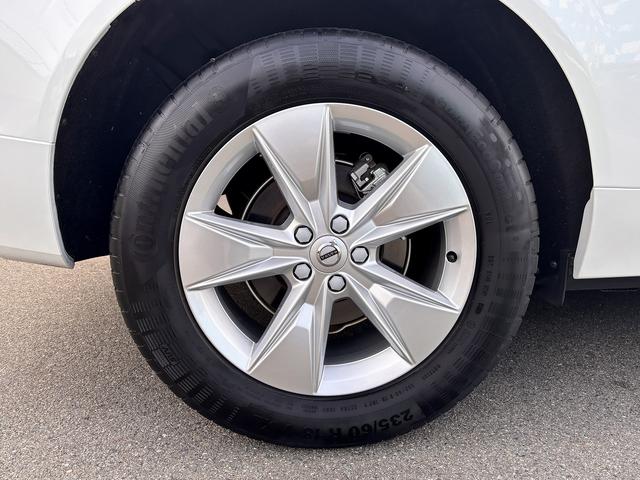 ＸＣ６０ プラス　Ｂ５　Ｇｏｏｇｌｅマップ　全周囲モニター　全席シートヒーター　置くだけ充電　衝突軽減システム　車線逸脱警報　ブラインドスポット　レーダークルーズ　ＥＴＣ（40枚目）