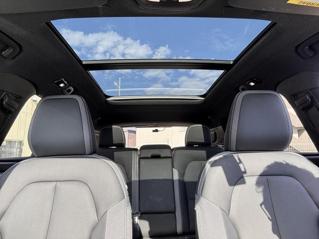 ＸＣ４０リチャージ リチャージ　プラスシングルモーター　Ｇｏｏｇｌｅマップ　ＡｐｐｌｅＣａｒＰｌａｙ　全周囲モニター　ブラインドスポット　レーダークルーズコントロール　衝突軽減システム　車線逸脱警報　置くだけ充電（43枚目）