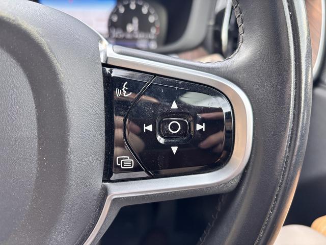 ＸＣ６０ Ｂ５　ＡＷＤ　インスクリプション　ユーザー買取　ｈａｒｍａｎ／ｋａｒｄｏｎ　後席シートヒーター　アルパイン後席モニター　ワイヤレス充電　ヘッドアップディスプレイ　ブラインドスポット　全周囲モニター　エアーシート（35枚目）