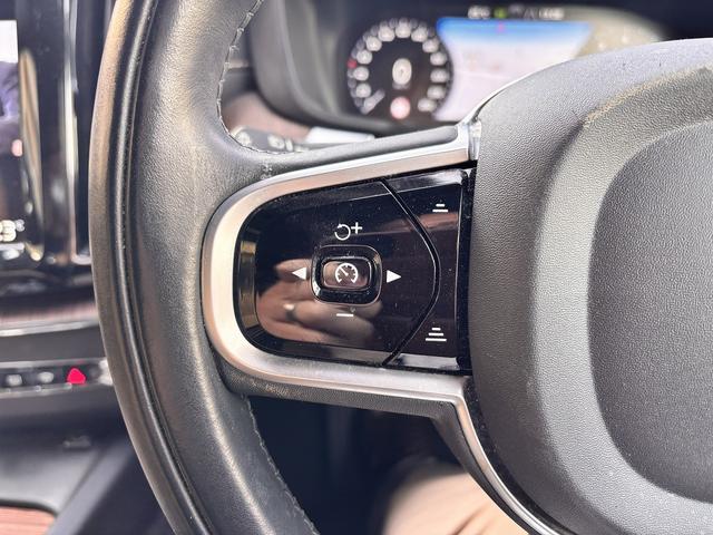 ＸＣ６０ Ｂ５　ＡＷＤ　インスクリプション　ユーザー買取　ｈａｒｍａｎ／ｋａｒｄｏｎ　後席シートヒーター　アルパイン後席モニター　ワイヤレス充電　ヘッドアップディスプレイ　ブラインドスポット　全周囲モニター　エアーシート（42枚目）