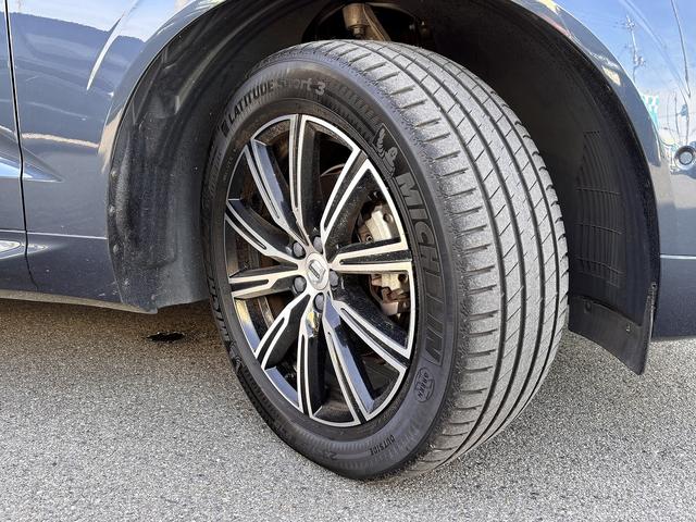 ＸＣ６０ Ｂ５　ＡＷＤ　インスクリプション　ユーザー買取　ｈａｒｍａｎ／ｋａｒｄｏｎ　後席シートヒーター　アルパイン後席モニター　ワイヤレス充電　ヘッドアップディスプレイ　ブラインドスポット　全周囲モニター　エアーシート（53枚目）