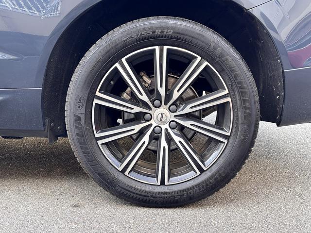 ＸＣ６０ Ｂ５　ＡＷＤ　インスクリプション　ユーザー買取　ｈａｒｍａｎ／ｋａｒｄｏｎ　後席シートヒーター　アルパイン後席モニター　ワイヤレス充電　ヘッドアップディスプレイ　ブラインドスポット　全周囲モニター　エアーシート（54枚目）