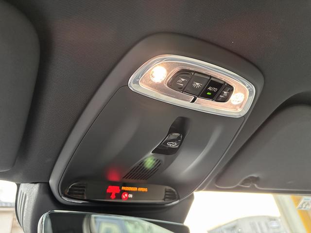 ＸＣ６０ リチャージＰＨＶＴ８ＡＷＤインスクリプシンエクスプレ　Ｂｏｗｅｒｓ＆Ｗｉｌｋｉｎｓ　クリスタルシフト　後席シートヒーター　ワイヤレス充電　ハンズフリーパワーバックドア　全周囲モニター　エアーシート　ＥＴＣ（32枚目）