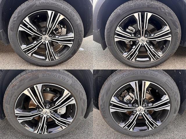 ＸＣ４０ Ｂ４　ＡＷＤ　インスクリプション　ｈａｒｍａｎ／ｋａｒｄｏｎ　全周囲モニター　クリスタルシフト　ハンズフリーパワーバックドア　シートヒーター　メーカーナビ（9枚目）