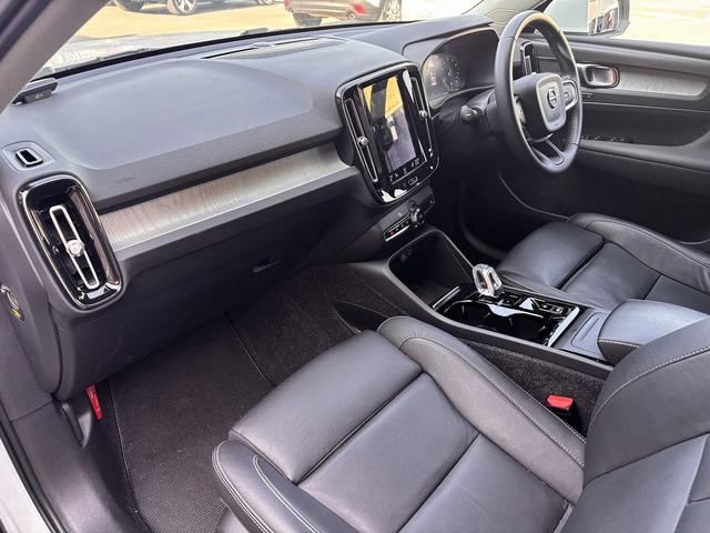 ＸＣ４０ Ｂ４　ＡＷＤ　インスクリプション　ｈａｒｍａｎ／ｋａｒｄｏｎ　全周囲モニター　クリスタルシフト　ハンズフリーパワーバックドア　シートヒーター　メーカーナビ（28枚目）