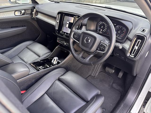 ＸＣ４０ Ｂ４　ＡＷＤ　インスクリプション　ｈａｒｍａｎ／ｋａｒｄｏｎ　全周囲モニター　クリスタルシフト　ハンズフリーパワーバックドア　シートヒーター　メーカーナビ（32枚目）