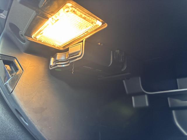 Ｖ４０ Ｄ４　インスクリプション　ｈａｒｍａｎ／ｋａｒｄｏｎ　メーカーナビ　バックモニター　シートヒーター　パワーシート　前席パワーシート　衝突軽減システム　車線逸脱警報　レーダークルーズコントロール（19枚目）