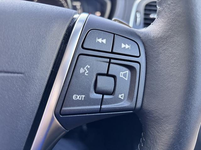 Ｖ４０ Ｄ４　インスクリプション　ｈａｒｍａｎ／ｋａｒｄｏｎ　メーカーナビ　バックモニター　シートヒーター　パワーシート　前席パワーシート　衝突軽減システム　車線逸脱警報　レーダークルーズコントロール（23枚目）