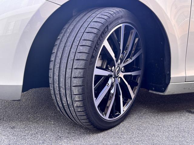 Ｖ４０ Ｄ４　インスクリプション　ｈａｒｍａｎ／ｋａｒｄｏｎ　メーカーナビ　バックモニター　シートヒーター　パワーシート　前席パワーシート　衝突軽減システム　車線逸脱警報　レーダークルーズコントロール（48枚目）