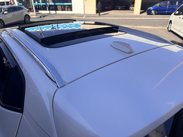 ＸＣ４０ プラス　プロ　Ｂ４　ＡＷＤ　Ｇｏｏｇｌｅマップ対応　ワイヤレス充電　パワーバックドア　衝突軽減システム　車線逸脱警報　レーダークルーズコントロール　ブラインドスポット　シートヒーター　ステアリングヒーター　全周囲モニター（16枚目）